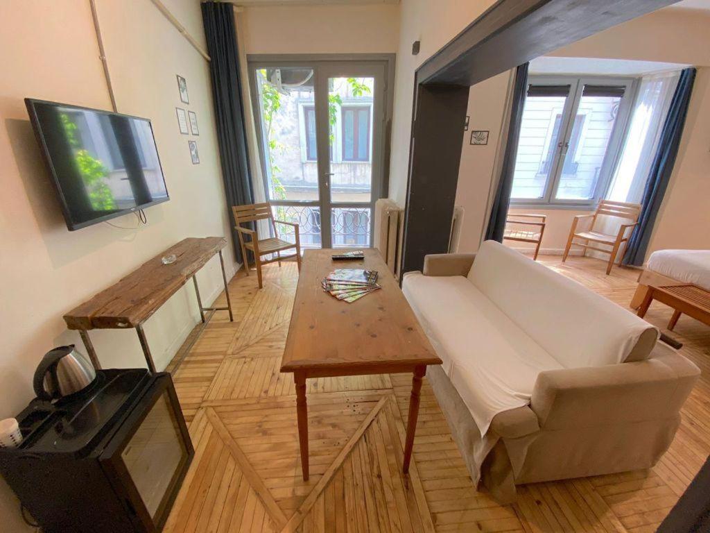 Pera Tunnel Hotel Istanbul Ngoại thất bức ảnh